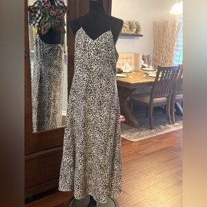 🛍️Sincerely Jules Black and White Animal Print Maxi Dress